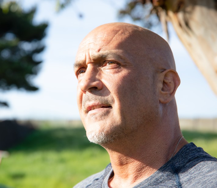 Most people think comfort keeps them safe. Science says otherwise. Comfort weakens you, shortens your lifespan, and turns your body into soft clay. Real results come from habits that stress, challenge, and strengthen you — and the data is undeniable.
Here are 8 science-backed truths about training, eating, recovery, and even faith. Ignore them, and you decay. Apply them, and you build a body, mind, and spirit that lasts.
